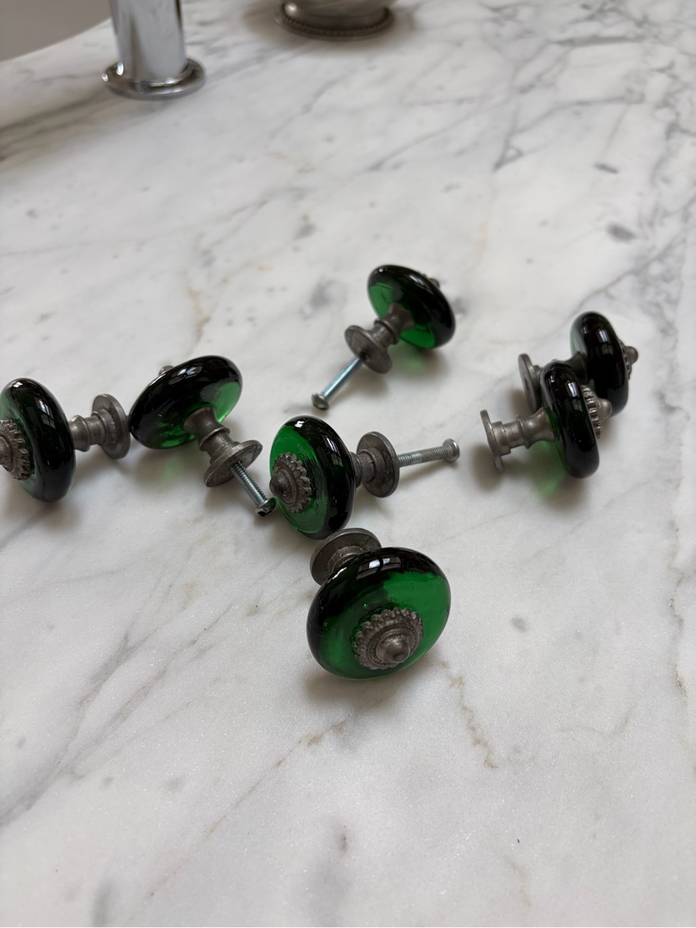 Source Unknown Green Glass and Metal Cabinet Knob - Picture 4 of 5